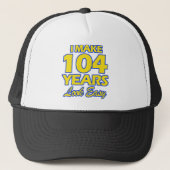 104 JAAR OUDE BIRTHDAY-DESIGN TRUCKER PET (Voorkant)