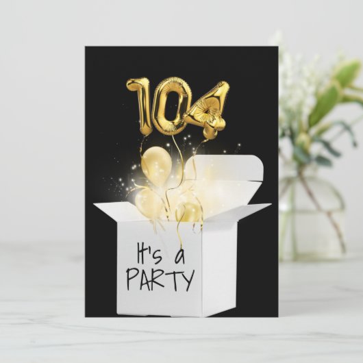 104e verjaardag gouden ballonnen in witte doos kaart (Staand voorkant)