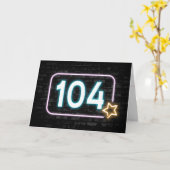 104e verjaardag Neon Sign On Brick Wall Kaart (Gele Bloem)