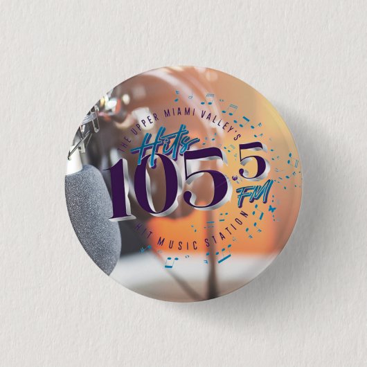 105.5 Logo Pin Ronde Button 3,2 Cm (Voorkant)