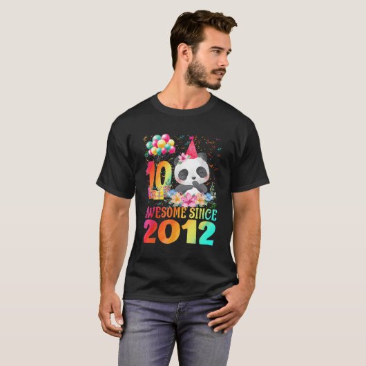 10 10e panda Geweldige sinds 2012 T-shirt (Voorkant volledig)