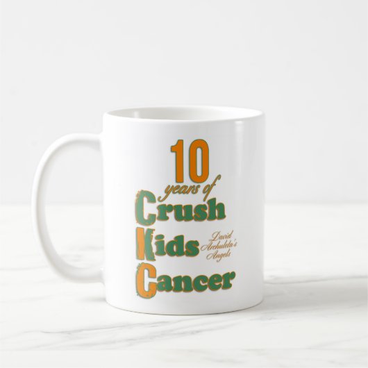 10 jaar Crush Kinder Cancer Mok (Links)