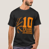 10 jaar Geweldige basketbal 10e verjaardag T-shirt (Voorkant)