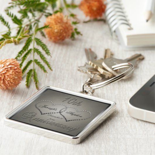 10-jarig Jubileum geborsteld Sleutelhanger (Zijkant)