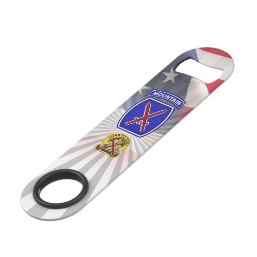 10e bergdivisie "Klim naar glorie" Speed Flessenopener (Voorkant Gekanteld)