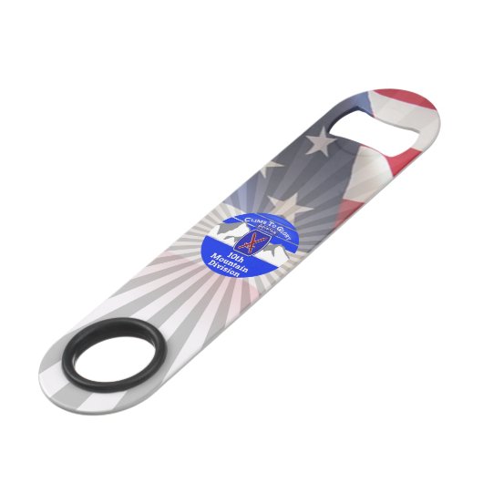 10e bergdivisie "Klim naar glorie" Speed Flessenopener (Voorkant Gekanteld)