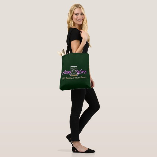10e Echtgenote van het leger van de speciale strij Tote Bag (Op model)