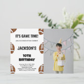 10e Football Birthday Uitnodigingen met foto (Staand voorkant)
