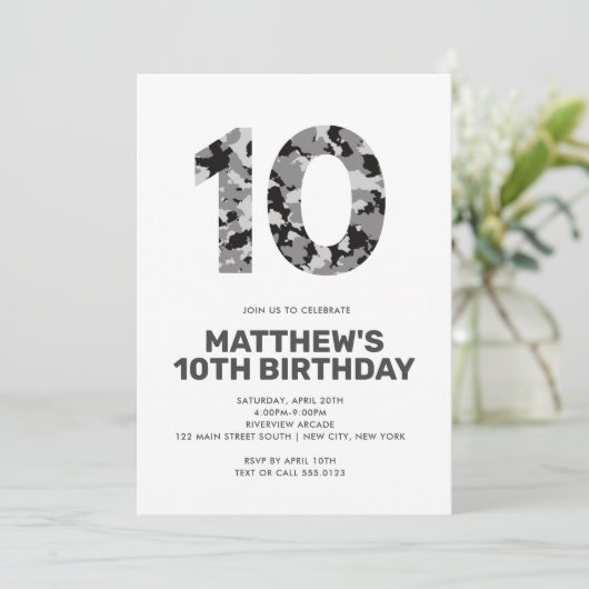 10e verjaardag, grijze Camo Personalized Party Kaart (Staand voorkant)