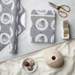 10th,11th,20th,25th,70th Wedding Jubileum Cadeaupapier<br><div class="desc">Een romantisch,  silvery,  roos hartpatroon met hun trouwdag-herdenkingsembleem; alle originele graphics zijn uitsluitend beschikbaar op Zazzle! OPMERKING: het hartpatroon van het roos komt niet precies aan de naad van dit verpakkingspapier voor. Het zou,  echter,  niet de tekst moeten uitvoeren. :)</div>