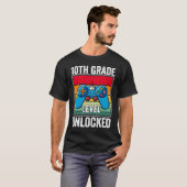 10th Grade Level Unlocked Video Game Back to Schoo T-shirt (Voorkant volledig)