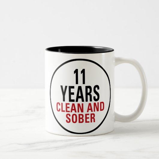 11 jaar Schoonmaak en Sober Tweekleurige Koffiemok (Rechts)