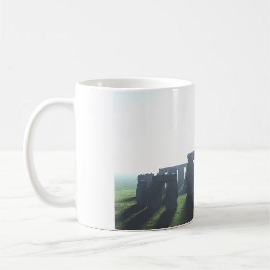 11 oz mok met "Stonehenge in de mist" afbeelding (Links)