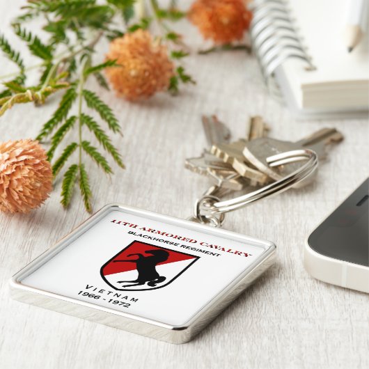 11e Armored Cavalry Blackhorse Patch Sleutelhanger (Zijkant)