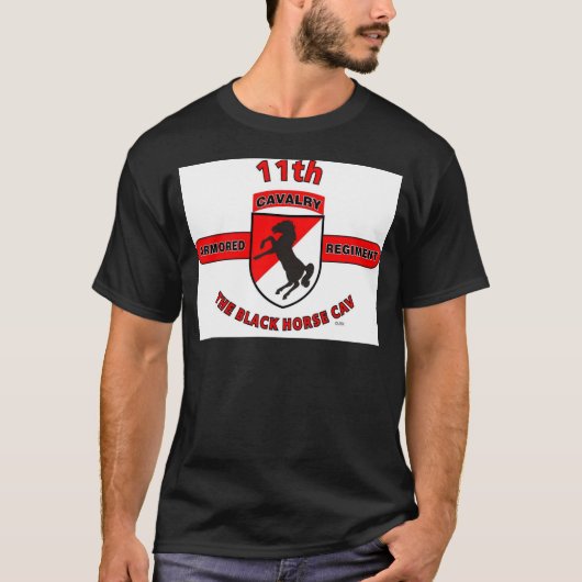 11E ARMORED CAVALRY REGIMENT "BLACK HORSE CAV" T-SHIRT (Voorkant)