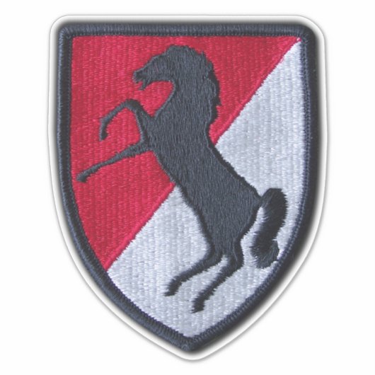 11e Pantserregiment Fort Meade Contour Sticker (Voorkant)