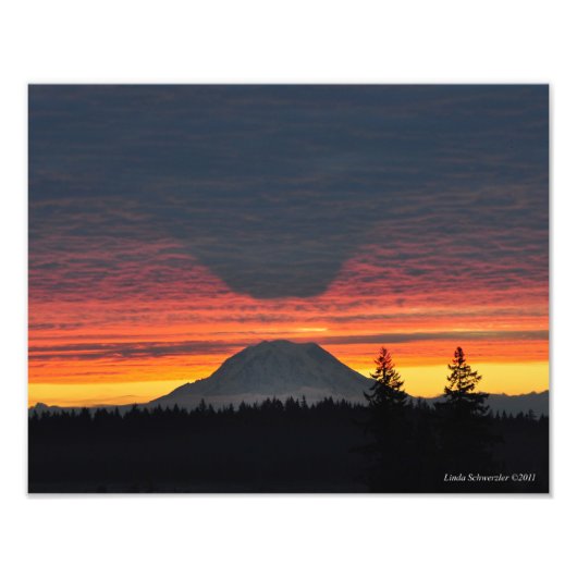 11X14 Monteer Rainier en zijn schaduw Foto Afdruk (Voorkant)
