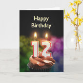 12e verjaardag met cake en kaarsen kaart (Gele Bloem)