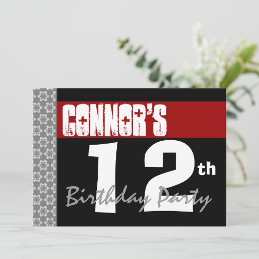 12e verjaardag Moderne Rode Zwart-wit Kaart (Staand voorkant)