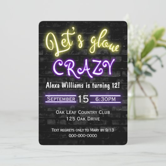 12e verjaardag Neon Glow Sign on Brick Wall Kaart (Staand voorkant)