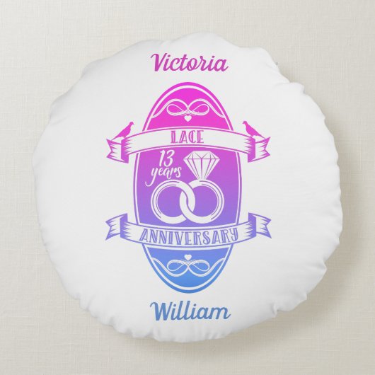 13 jaar traditionele Lace 13th bruiloft Rond Kussen (Achterkant)