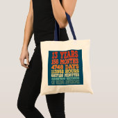 13-jarige jongetje met cadeautjes voor 13-jarige m tote bag (Voorkant (product))