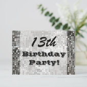 13e of een andere leeftijdscategorie-dag-uitnodige kaart (Staand voorkant)