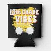 13e Shirt voor de vibes in de klas Blikjeskoeler (Voorkant)