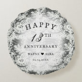 13e trouwdag met zwart-wit kant rond kussen (Achterkant)