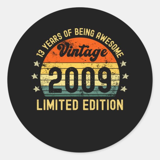13e verjaardag  2009 beperkte uitgave ronde sticker (Voorkant)
