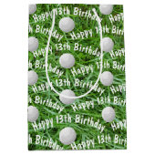 13e verjaardag golfballen op gras medium geschenkz medium cadeauzakje (Voorkant)