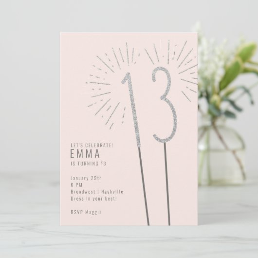 13e verjaardag Sparkler Meisje's Uitnodiging (Staand voorkant)