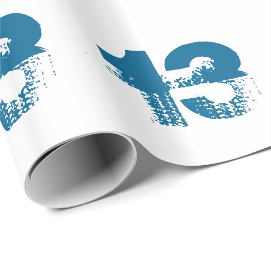 13e verjaardag voor iedereen, blauw op wit. cadeaupapier (Rol Hoek)