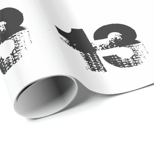 13e verjaardag voor iedereen, zwart op wit. cadeaupapier (Rol Hoek)