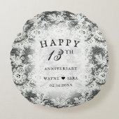 13e zwart + wit kant bruiloft Jubileum Rond Kussen (Voorkant)