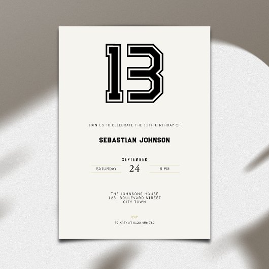 13th Birthday Invitation - Minimal Sport Style Kaart