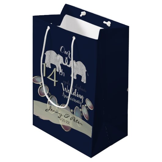 14e bruiloft Jubileum Opals & Elephants Navy Medium Cadeauzakje (Voorkant Gekanteld)
