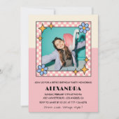 14e verjaardag uitnodiging Retro Groovy Pink Flowe (Voorkant)