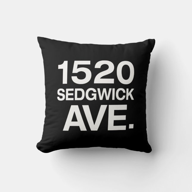 1520 SEDGWICK AVE. KUSSEN (Voorkant)