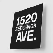 1520 SEDGWICK AVE. VIERKANTE KLOK (Hoek)