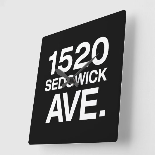 1520 SEDGWICK AVE. VIERKANTE KLOK (Hoek)