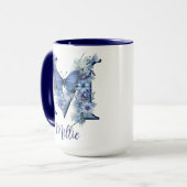 15 oz Bloemendekselblauwe mok met monogram (Voorkant links)