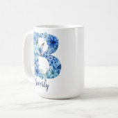 15 oz Floral Blue Monogrammed Coffee Mok (Voorkant links)