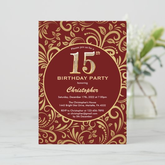 15e Birthday Burgundy Red en Gold Floral Pattern Kaart (Staand voorkant)