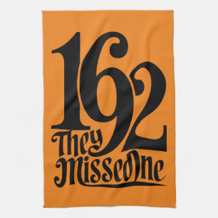 1692 Ze Misten Een Heks Halloween Griezelig Seizoe Theedoek
