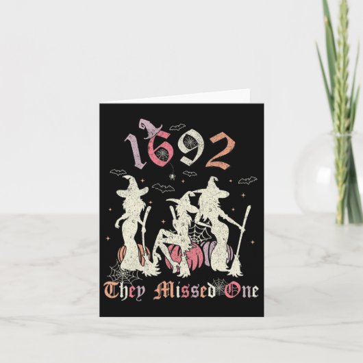 1692 Ze misten er één Salem Je miste één Hallowee Kaart (Voorkant)