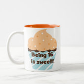 16 is Sweet Birthday T shirten en Gifts Tweekleurige Koffiemok (Links)