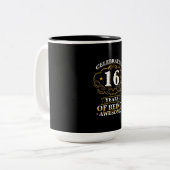 16 jaar Geweldige vieren Tweekleurige Koffiemok (Voorkant links)