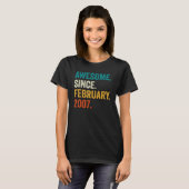 16 jaar oude geschenken Geweldige sinds februari 2 T-shirt (Voorkant volledig)