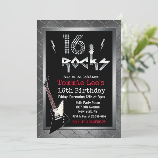 16 Rocks Rockstar gitaar 16e verjaardag uitnodigin Kaart (Staand voorkant)